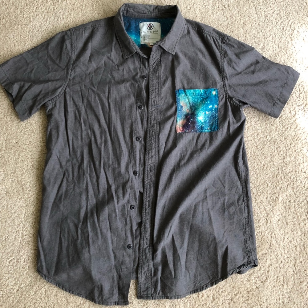Unique short sleeve button up